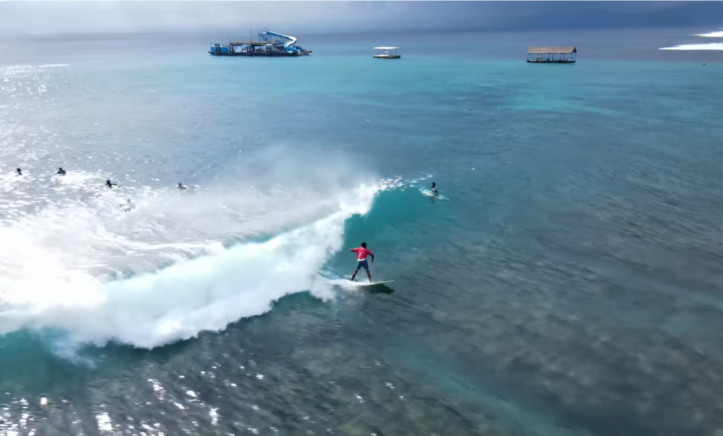 Playgrounds surf break in Nusa Lembongan