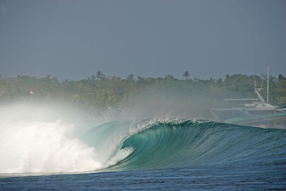 Unridden wave at Razors surf break